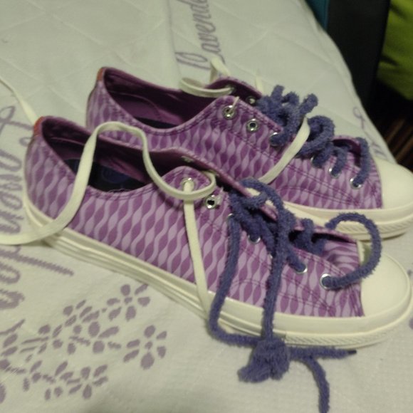 Converse sneakers - Picture 16 of 16